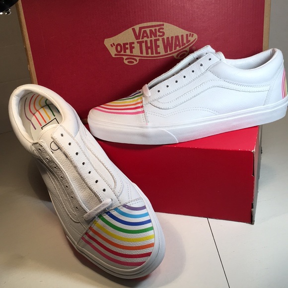 Athletic_Shoes